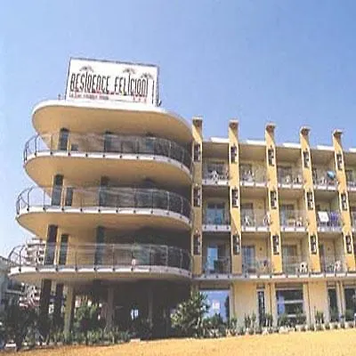 Felicioni רוזטו דליי אברוצי