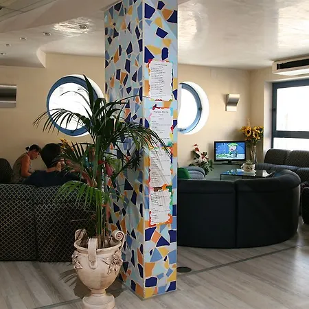 Aparthotel Felicioni 3*